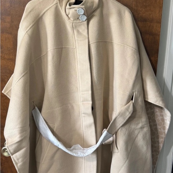 NWT Women's Coach Tan Belted Cape Coat - Picture 4 of 4